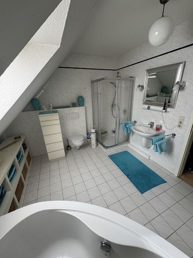 Vollbad mit Dusche