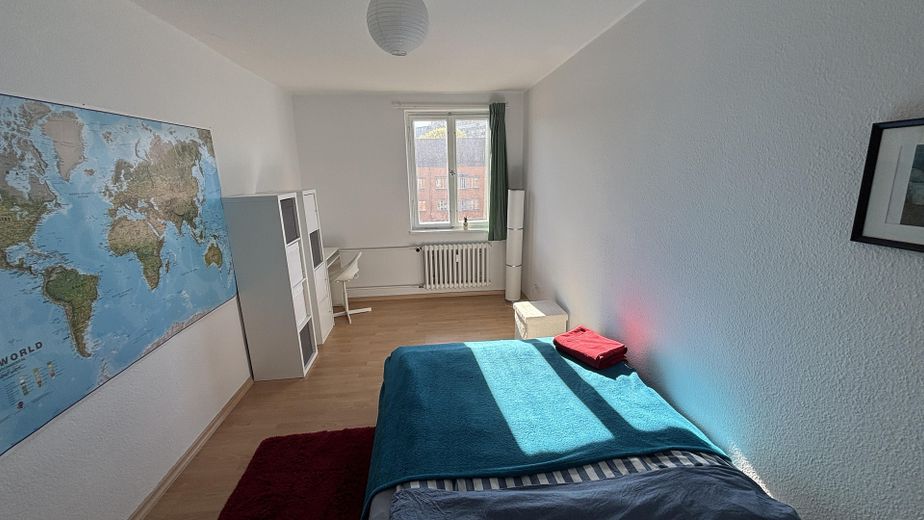 Leerstehende möblierte Wohnung nahe Innsbrucker Platz - direkt einziehen! – Schlafzimmer 1