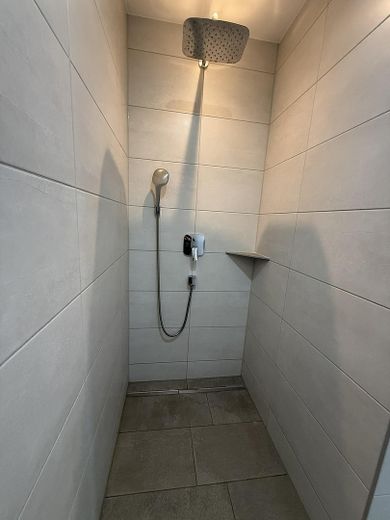 Familienfreundliches Einfamilienhaus zu verkaufen – Walk-In Dusche OG