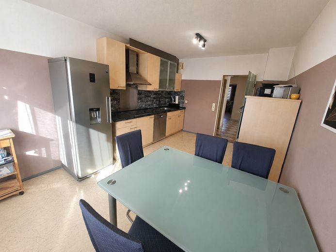 Großzügige 4-Zimmer-Wohnung in Rosenheim mit 2 Bädern & 2 Balkonen – Küche