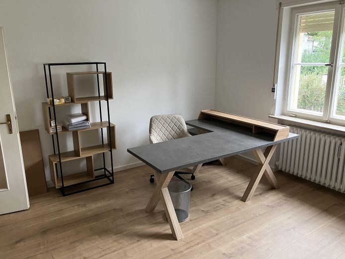 Mehr als nur eine WG – ein Zuhause mit Charakter & Gemeinschaft – Beispiel-Zimmer Arbeitsbereich