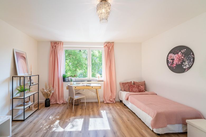 ***ERSTBEZUG NACH MODERNISIERUNG – STILVOLLE 3-ZI.-WOHNUNG MIT TAGESLICHTBAD IN DU-NEUDORF*** – KINDERZIMMER-/ARBEITSZIMMER