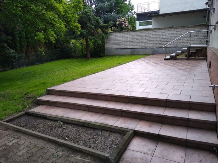 شقة مجددة حديثًا من 3 غرف (75 م²) مع حديقة في إسن-فرونهاوزن – Gesamtgarten (rechts 1.OG)
