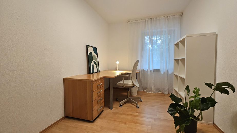 Abitare con tranquillità e stile tra Monaco e le montagne - completamente arredato – Arbeitszimmer