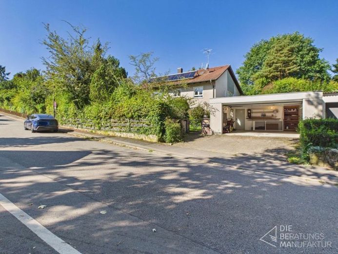 Stadtvilla mit Einliegerwohnung und Doppelgarage nahe Erlangen – Foto 1