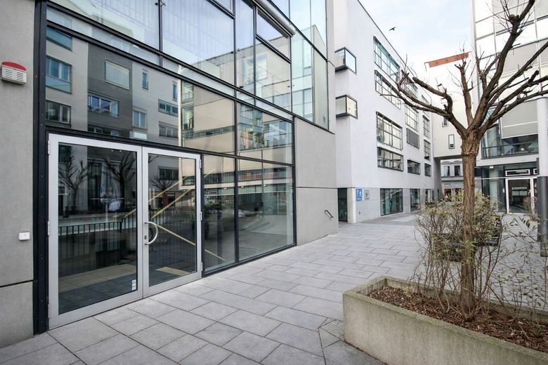 Loftartige Gewerbefläche in der Kleinen Ulrichstraße (Händelhauskarree) – Ladeneingang