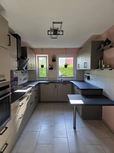Provisionsfrei: Moderne DHH mit PV-Anlage, Energieeffizienzklasse B, nahe Öjendorfer See – Küche