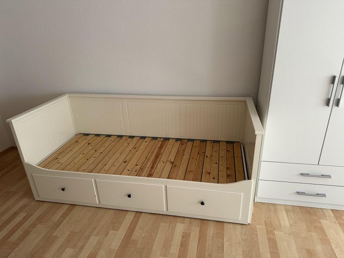 Bett mit Ausziehfunktion