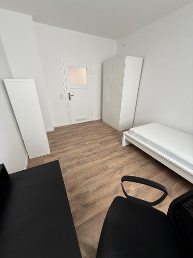 Bell'appartamento condiviso appena ristrutturato a Darmstadt-Mitte, con canone tutto incluso di 675€ per camera – WG-Zimmer 1