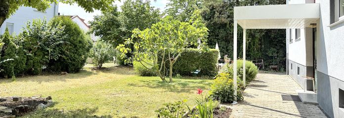 Wohnanlage mit Garten
