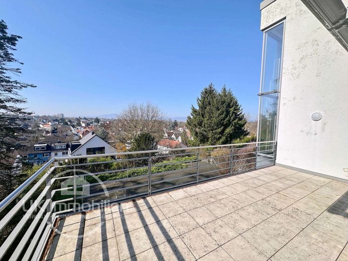 Unikat-Luxushaus mit Aufzug, Klima, Sauna, hausinterner Garage und und und – Terrasse