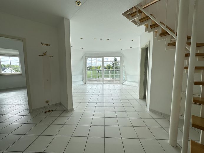 Appartement mansardé à Falkensee – Blick von Eingangstür 