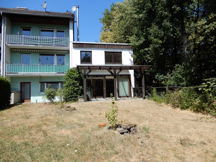 provisionsfrei / RMH in ruhiger Waldrandlage / renovierungsbedürftig – Photo 1