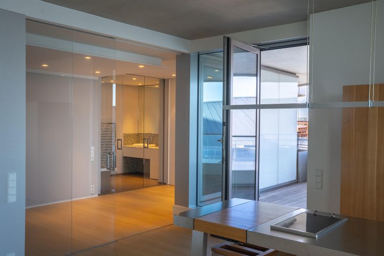 Designwohnung im Marco Polo Tower – mit Blick auf das Wendebecken des Hafens – Foto 3