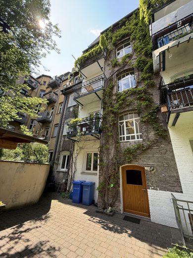 Immediate occupancy available: beautiful, renovated 3-room apartment in a great location! – Rückansicht