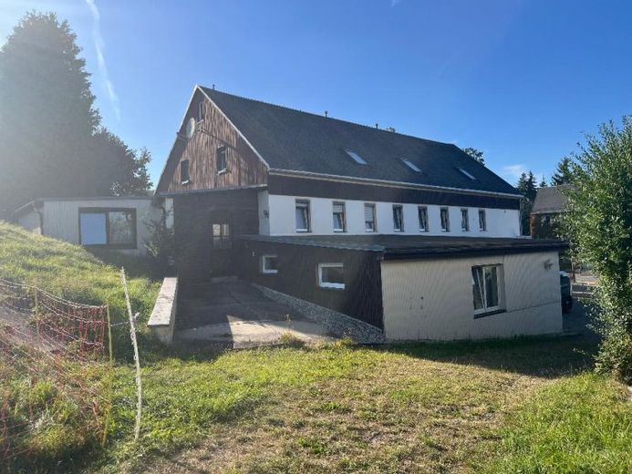 Historisches Juwel mit Zukunft: Vielseitiges Geschäfts- & Mehrfamilienhaus nahe Freiberg – फोटो 1