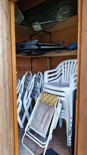 Doppelhaushälfte Einfamilienhaus, ländl. ruhige Lage doch zentral, gesamte Infrastruktur fußläufig – 2. Raum für z. B. Gartenmöbel