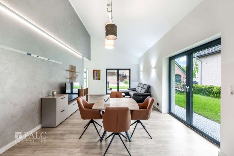 Modernes Ferienhaus am Küstenkanal - Erstbezug in traumhafter Lage – Wohn-/Essküche