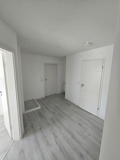 Großzügige 4,5-Zimmer-Wohnung in ruhiger Naturlage – Igelsbach – Flur
