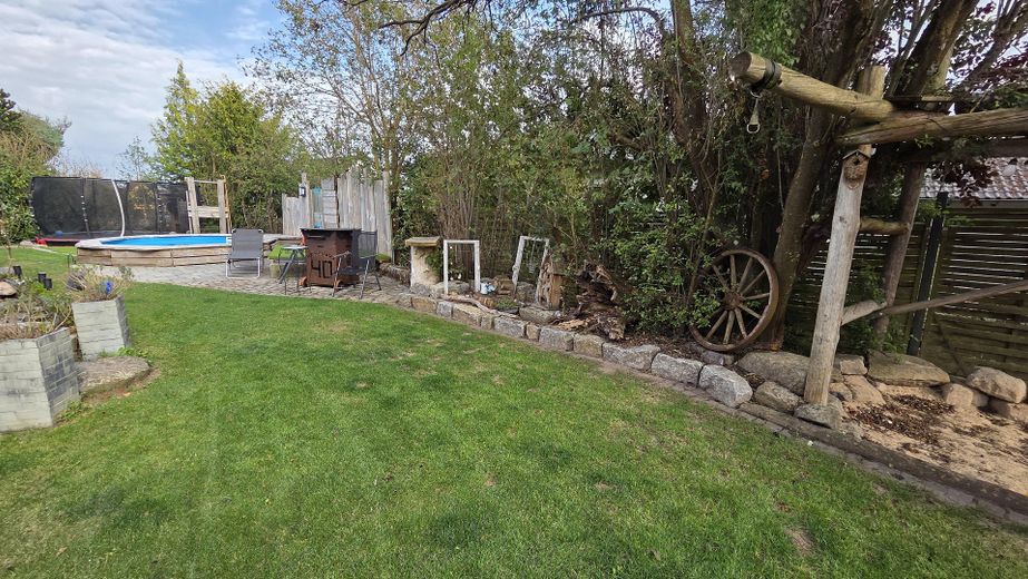 Ampio bungalow con giardino, finiture di pregio e area aggiuntiva opzionale – Garten