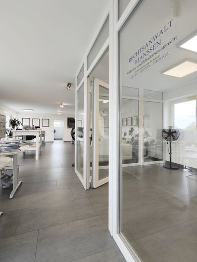 Büro_1OG_Blick-Besprechungsraum_2