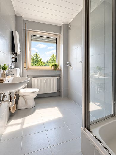 Provisionsfrei mit Stellplatz - Renovierte Wohnung mit Blick ins Grüne – Bad
