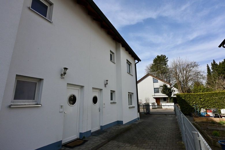 Junge Doppelhaushälfte in Göggingen mit Potenzial – Ansicht Nord