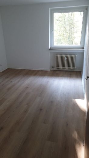 Schöne, frisch renovierte 3-Zimmer Wohnung in Köln-Seeberg-Süd, 1 Etage – Schlafzimmer Eltern