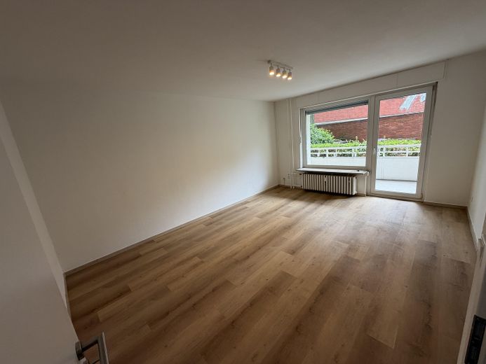 Zimmer 2 (inkl. Balkonzugang)