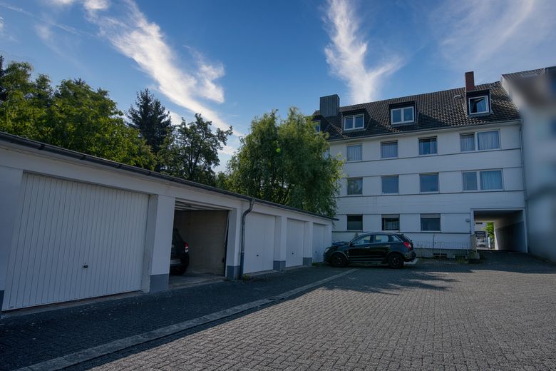 Uitstekend bereikbaar & stabiel verhuurd – belegging in Bonn-Duisdorf – Garagenhof