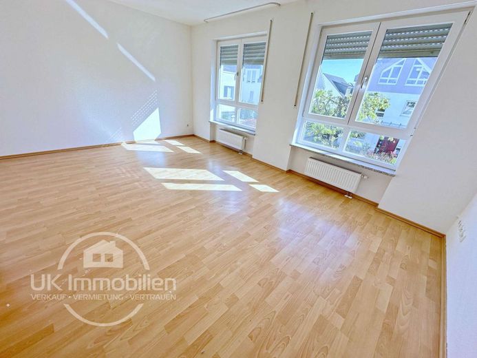 Familienglück in Feldrandlage - mit Sauna, Dachterrasse und Garten – Kind 1
