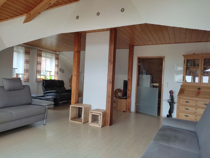 Ein schönes Zuhause in Südhanglage. – Wohnzimmer Obergeschoß