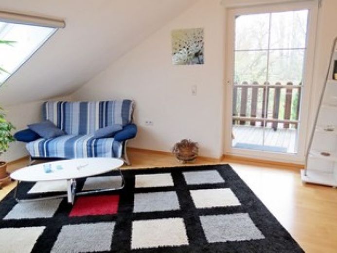 Möblierte Wohnung mit Balkon für 1 Person auf Zeit in Venningen  zu vermieten – Foto 1