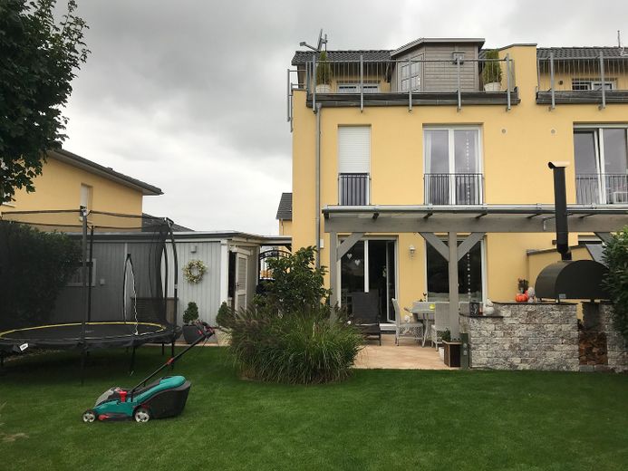 Exklusives Wohnen mit Havelblick: KfW-70 Wellness-Oase mit Pool & Sauna in Nieder Neuendorf – Foto 7