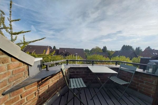 74qm Dachgeschosswohnung mit Terrasse und eigener PKW Garage in Ückerath zu verkaufen