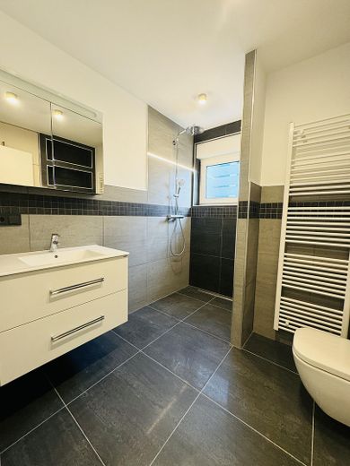 Apartamento de 1 habitación con terraza y cocina equipada en el centro de Cottbus – Bad