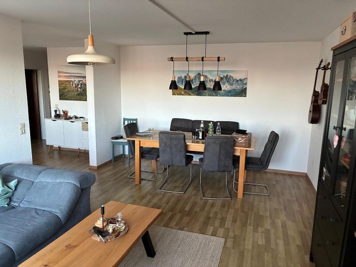 Alpenblick über Wangen: Großzügige 3-Zimmer-Wohnung modern aufgemacht im 9. OG mit Balkon – Zdjęcie 3