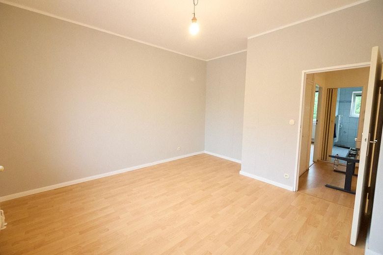 Piso de 3 habitaciones con balcón en buena ubicación, Berlín Norte-Charlottenburg, directamente del propietario – Zimmer 2