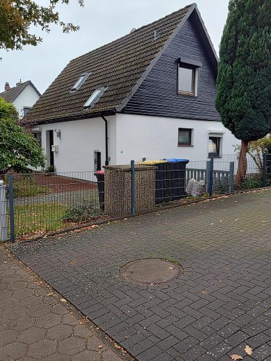 Einfamilienhaus mit großem Garten in Hamburg Iserbrook – Foto 2