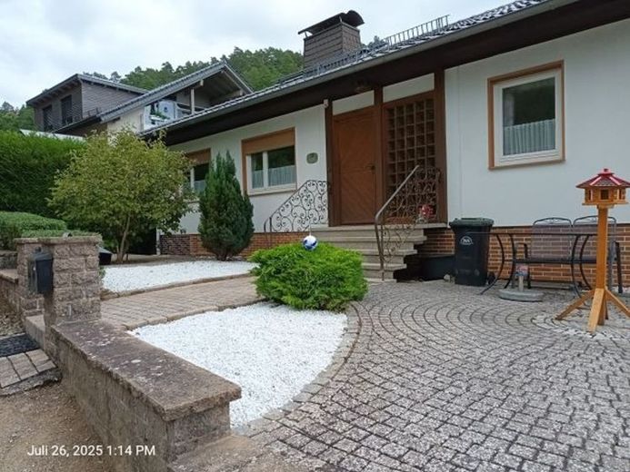Bungalow mit tollem Garten – Foto 1