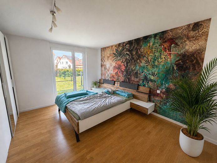 Modern 122 m² ground-floor apartment suitable for people with mobility impairments, with 250m² garden in Ludwigshafen-Melm – Schlafzimmer