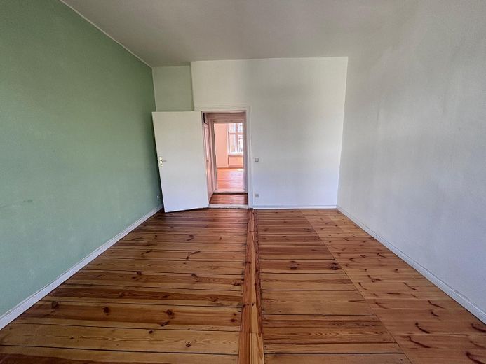 Provisyon yok. Neukölln'ün kalbinde ışıkla dolu ve geniş eski bina dairesi – Zimmer2