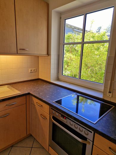 Gauting Seniorenresidenz, 3-Zi-Terrassenwohnung ohne Provision, ab 65 J. oder Kapitalanleger – Aussicht Küchenfenster