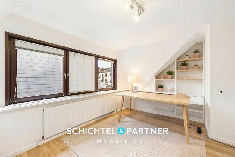 Hulsberg | Vermietetes Reihenhaus mit fünf Etagen, Garten und Garage – S&amp;P | Arbeitszimmer (digitales Staging)
