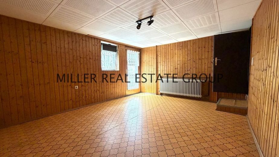 Seltene Gelegenheit in Ingolstadt-Unterhaunstadt: Großzügiger Bungalow mit Vollkeller, Doppelgarage, Garten &amp; Ausbaupotenzial! – Hobbyraum im Keller