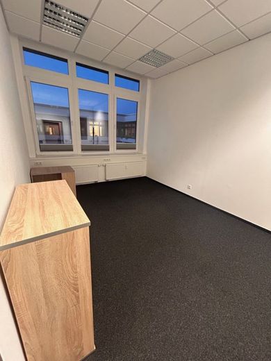 Büro 8