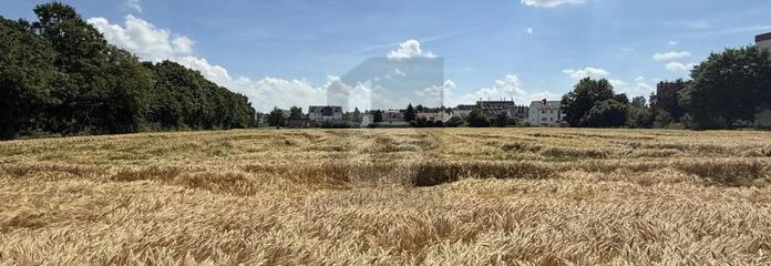ATTRAKTIV MIT VIELFÄLTIGEN BEBAUUNGSMÖGLICHKEITEN
