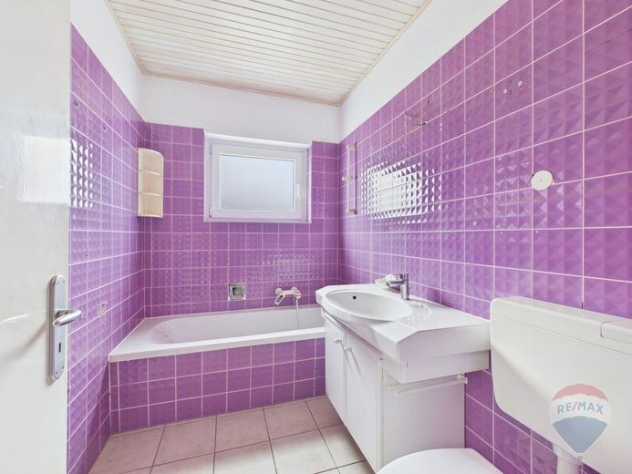 3-Zimmer-Wohnung mit großer Loggia in ruhiger Lage von Flintbek – Badezimmer