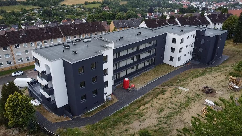Mieten war gestern: Ihre 2-Zimmer-Traumwohnung ab 584 € / Monat! KfW-55 saniert & Provisionsfrei. – Hinterhof
