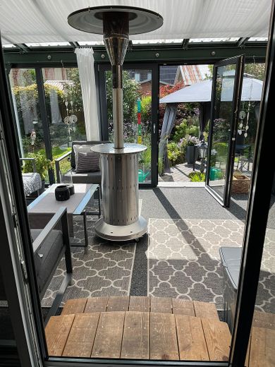 Charmantes Einfamilienhaus mit Garten - PROVISIONSFREI ! – Blick in den Wintergarten